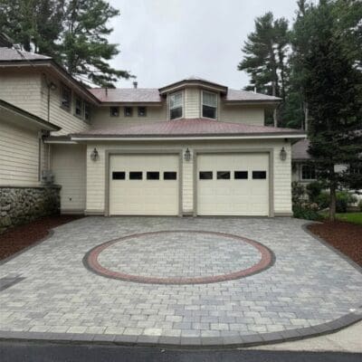 Residential Driveway pavers with accent